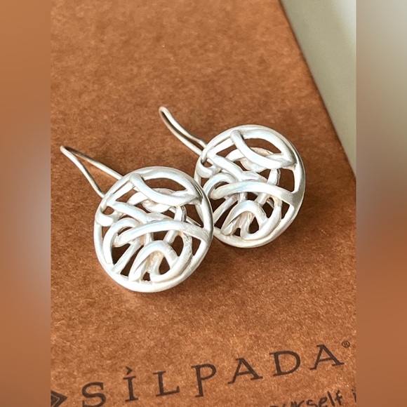 Silpada Retired Oxidized Sterling Silver Intertwined Circle Earrings - Picture 2 of 4